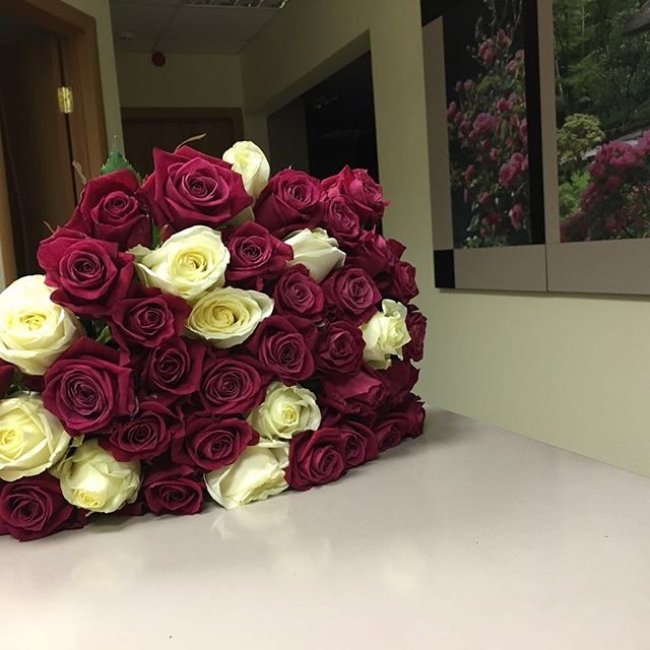 Букет из 41 розы (микс). Высота 60 см
