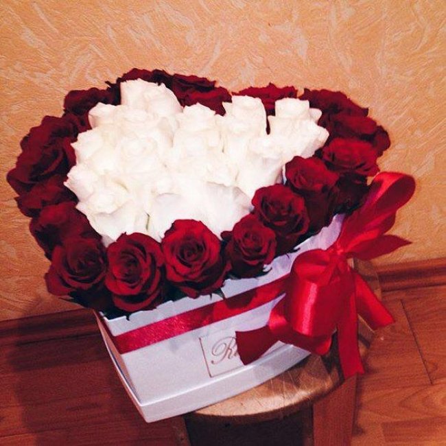 35 Роз.Высота 40см. Коробка сердце