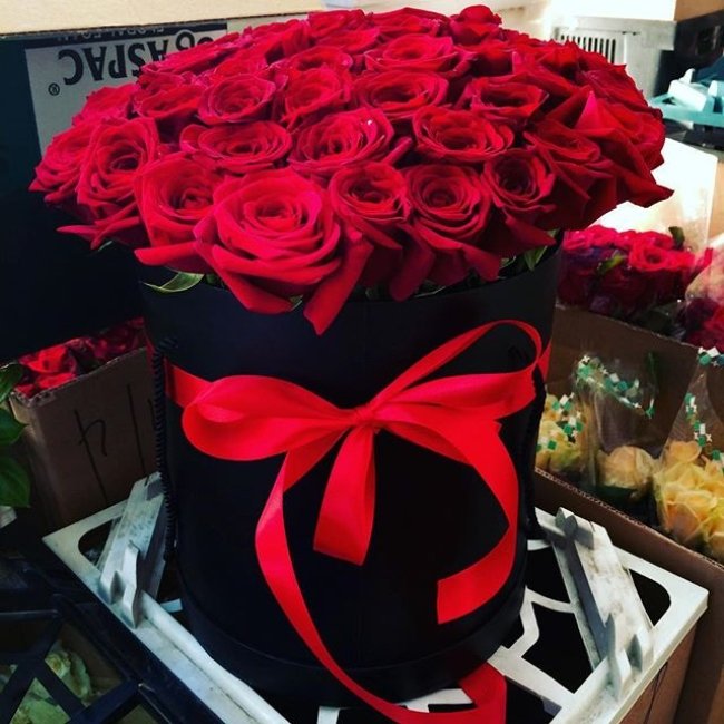 41 Роза.Высота 40см. Коробка шляпная