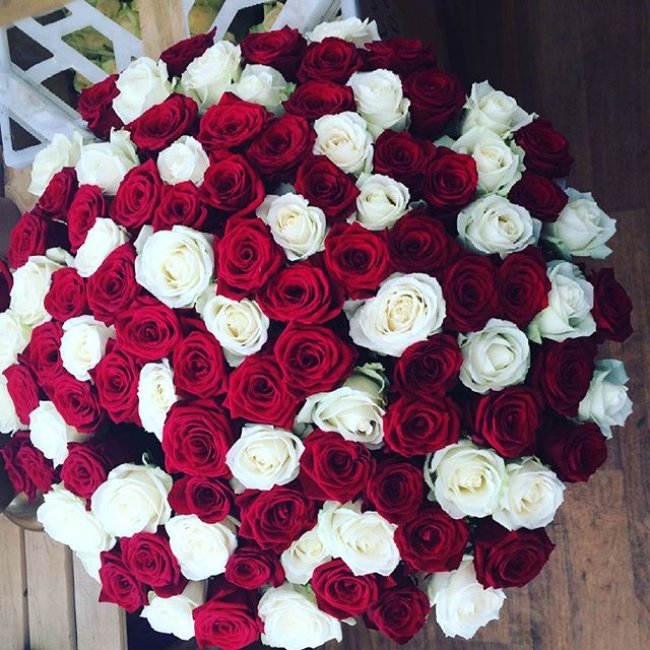 Букет из 101 розы (микс). Высота 50 см