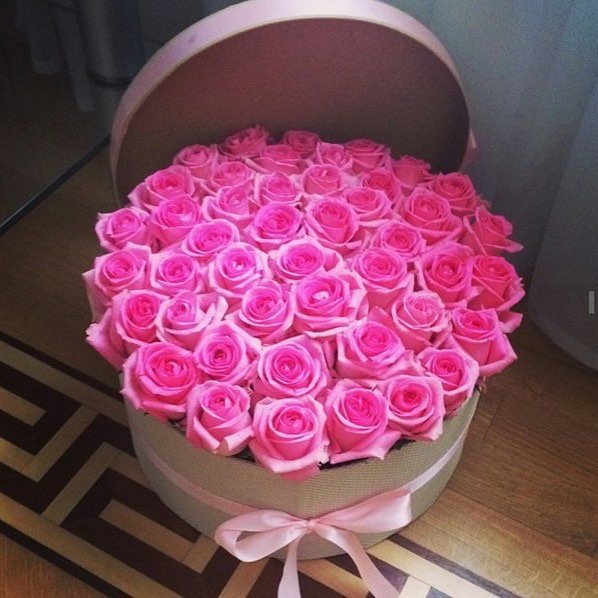 41 Роза.Высота 40см. Коробка круглая (Ревиваль)