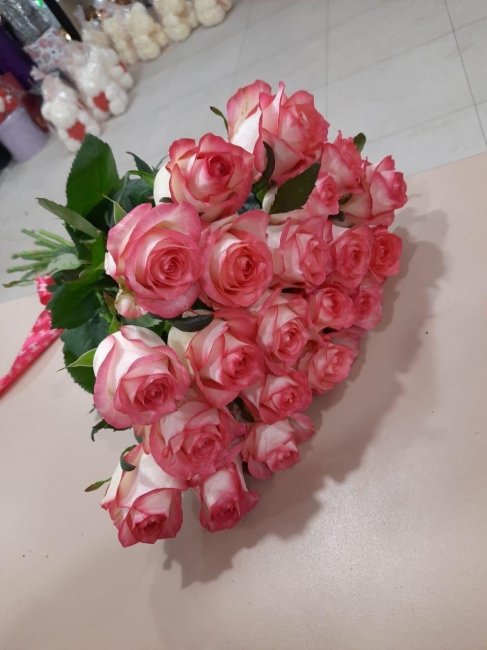 Роза Джумилия. Букет из 35 роз. Высота 70 см