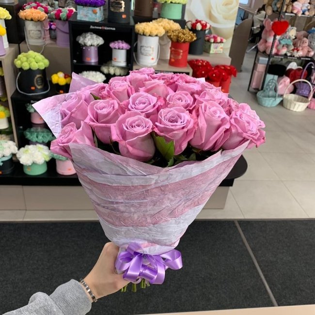 Роза Маритим. Букет из 25 роз. Высота 50 см