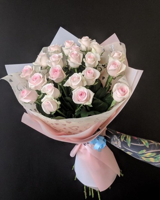 Роза Свит Ревиваль. Букет из 21 розы. Высота 70 см