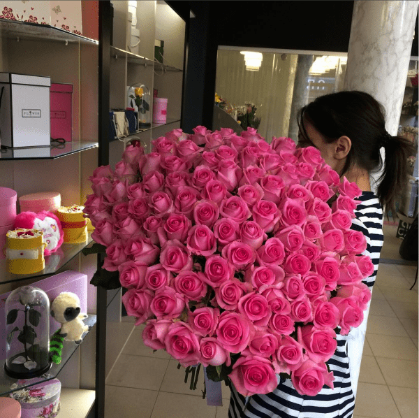 Роза Ревиваль (розовая). Букет из 101 розы. Высота 70 см