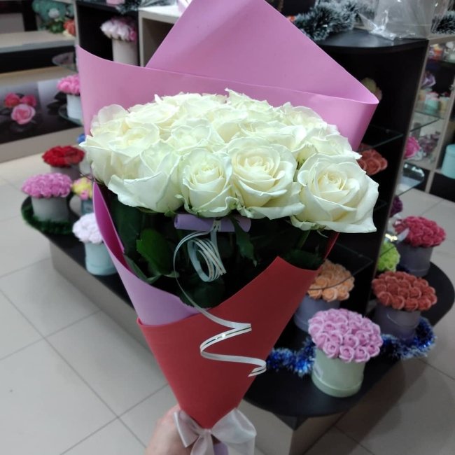 Роза Аваланж (белая). Букет из 21 розы. Высота 60 см