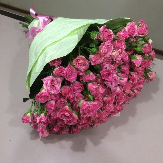 Букет из Розы Спрей Пинк Флеш  (высота  40 см)